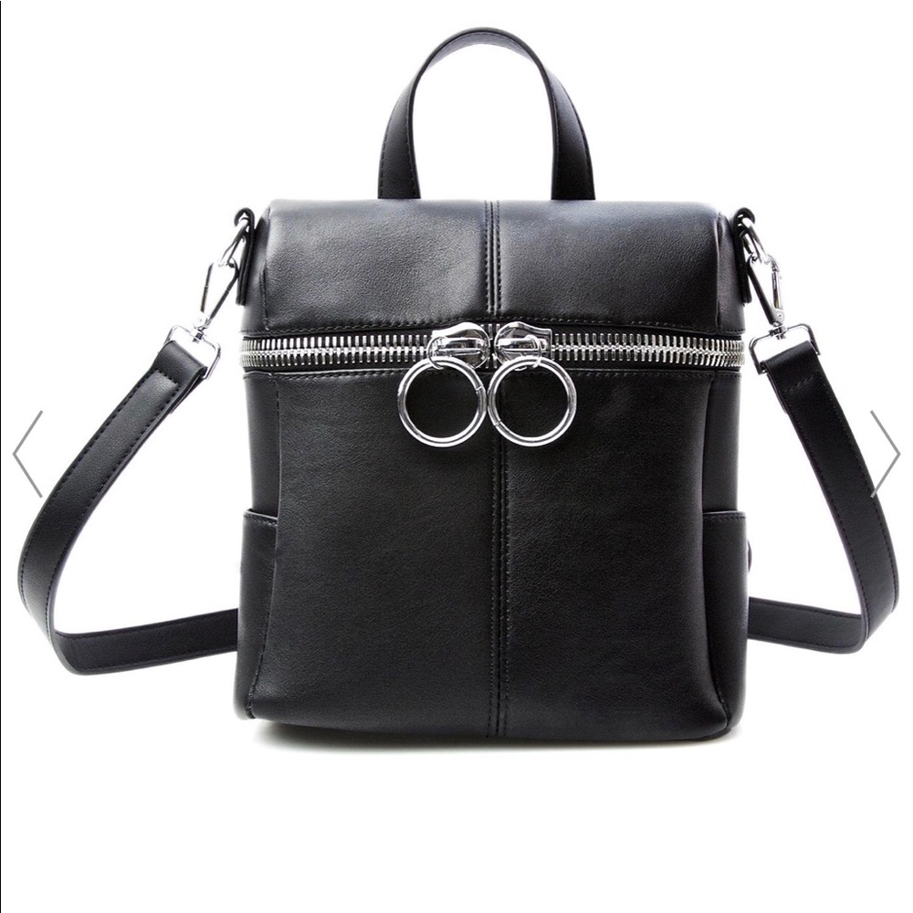 ✖️SOLD ✖️ zip it up back pack